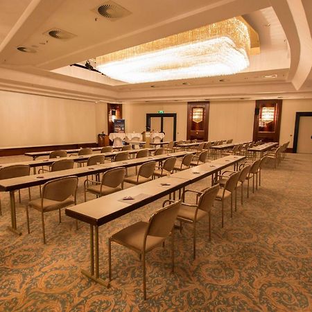 Radisson Blu Hotel Котбус Экстерьер фото