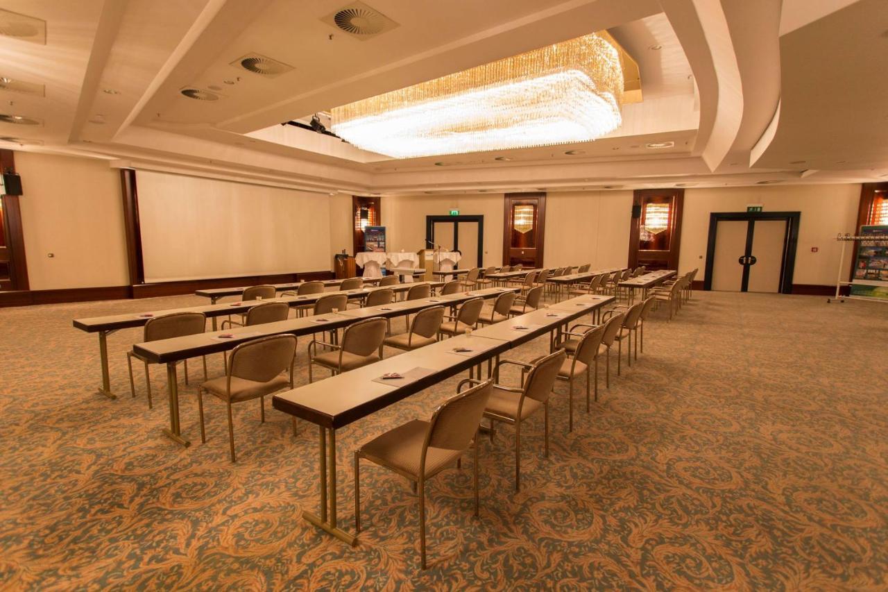 Radisson Blu Hotel Котбус Экстерьер фото