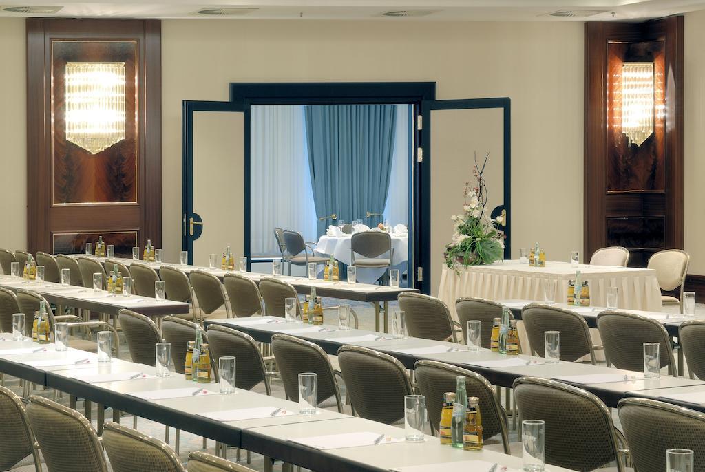 Radisson Blu Hotel Котбус Экстерьер фото