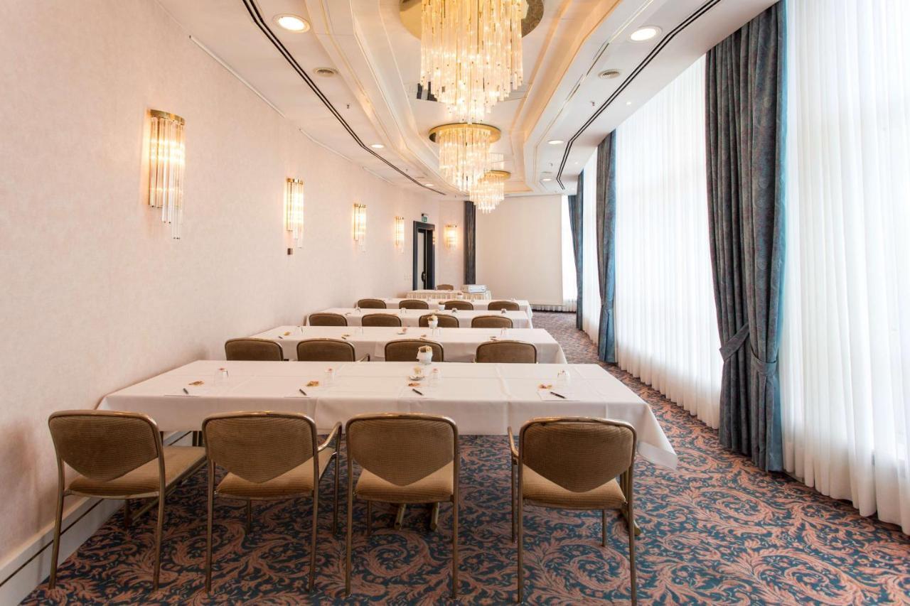 Radisson Blu Hotel Котбус Экстерьер фото