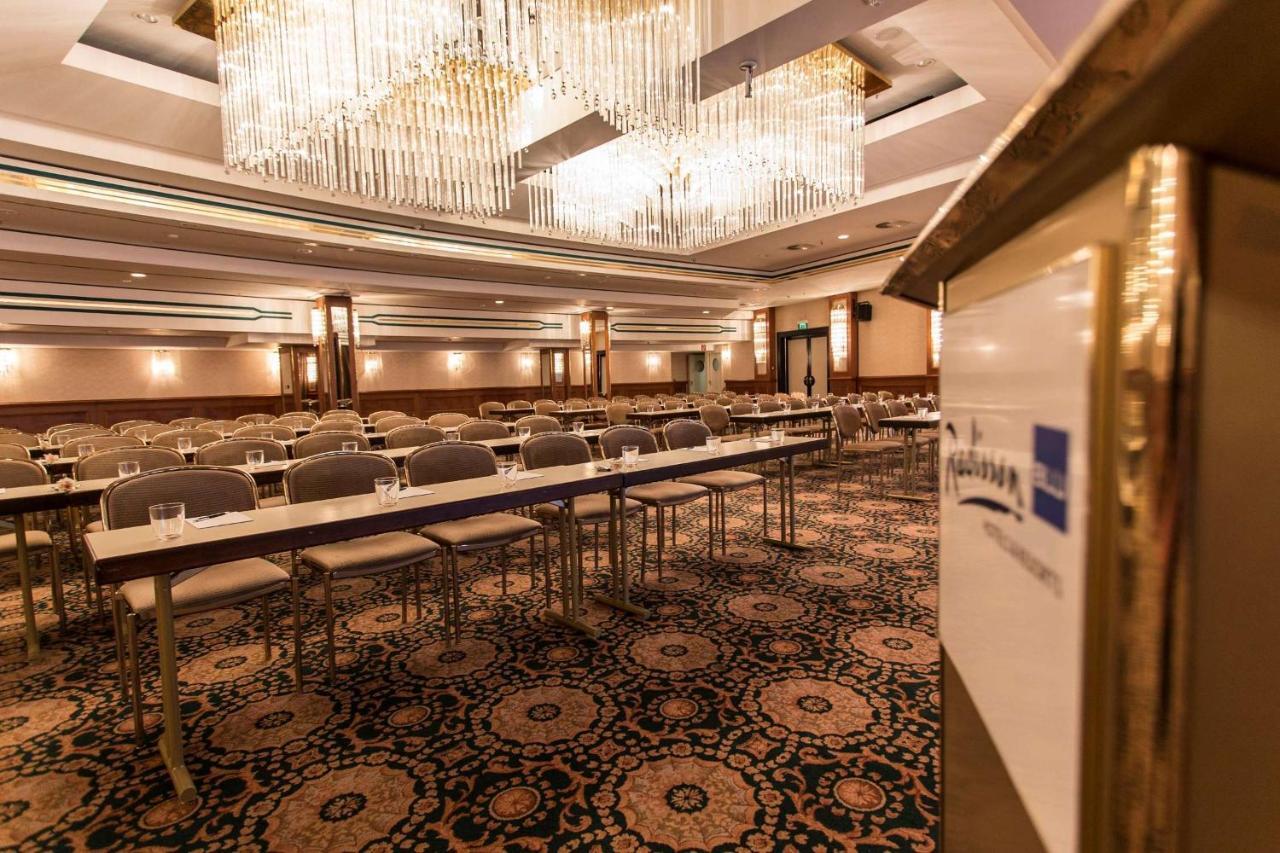 Radisson Blu Hotel Котбус Экстерьер фото