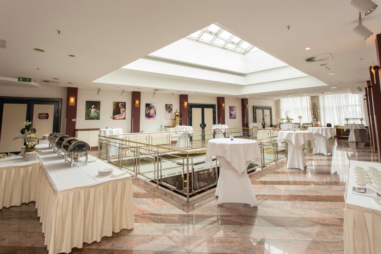 Radisson Blu Hotel Котбус Экстерьер фото